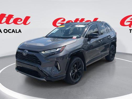 2022 Toyota RAV4 Hybrid SE