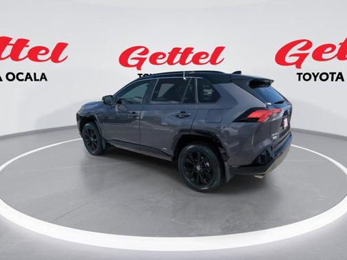 2022 Toyota RAV4 Hybrid SE