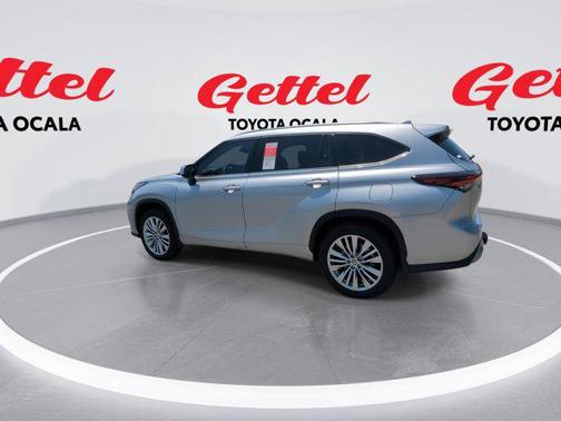 2025 Toyota Highlander Platinum