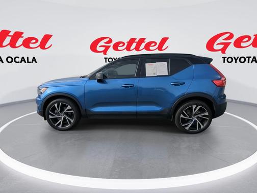 2021 Volvo XC40 T5 R-Design