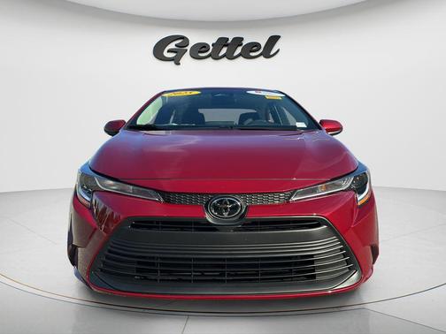 Ruby Flare Pearl 2025 Toyota Corolla LE