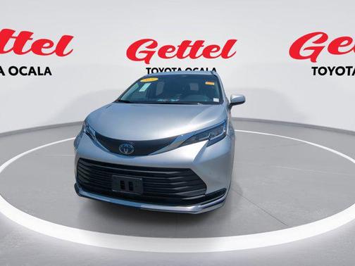 2021 Toyota Sienna LE