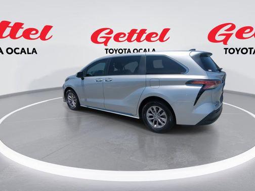2021 Toyota Sienna LE
