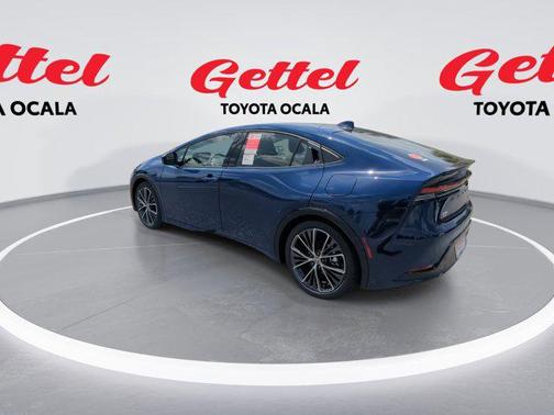 2025 Toyota Prius XLE
