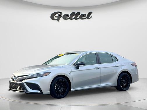 Celestial Silver Metallic 2024 Toyota Camry SE