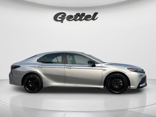 Celestial Silver Metallic 2024 Toyota Camry SE