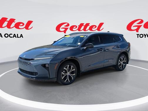 2025 Toyota Crown Signia XLE