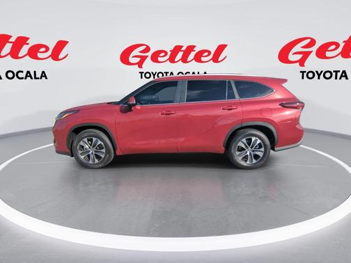 2025 Toyota Highlander XLE