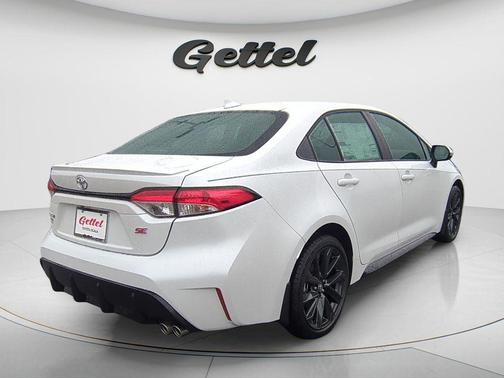 Wind Chill Pearl 2026 Toyota Corolla SE