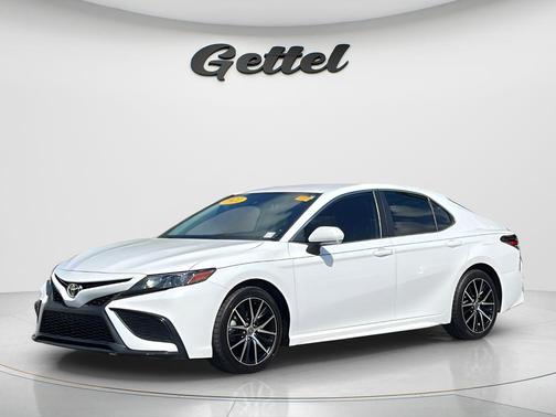 White 2022 Toyota Camry SE