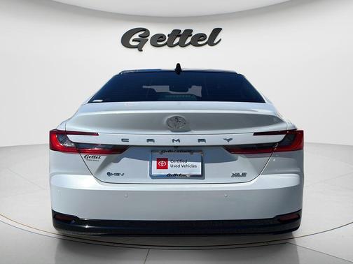 Wind Chill Pearl 2025 Toyota Camry XLE