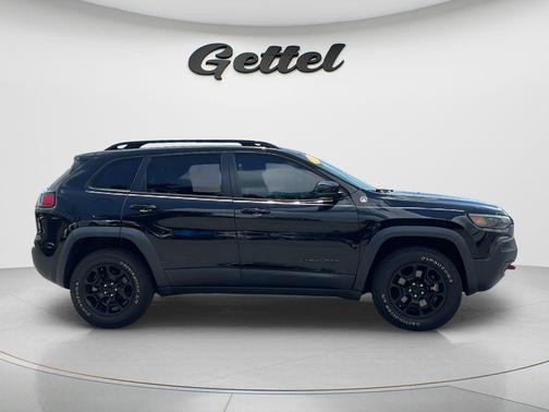 Diamond Black Crystal Pearlcoat 2022 Jeep Cherokee Trailhawk