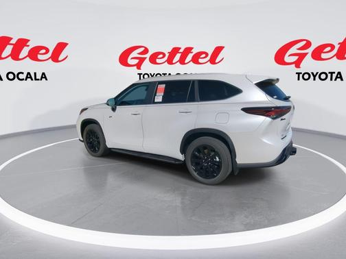 2026 Toyota Highlander XLE