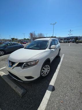 Glacier White 2016 Nissan Rogue S