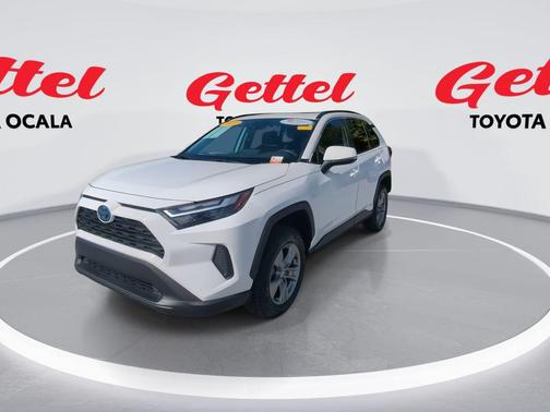 2022 Toyota RAV4 Hybrid XLE