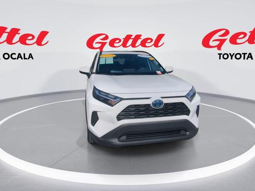 2022 Toyota RAV4 Hybrid XLE