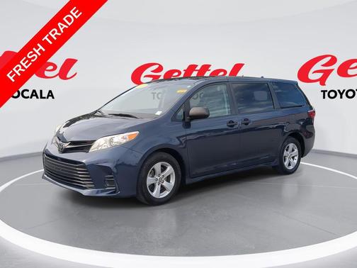 2020 Toyota Sienna SE