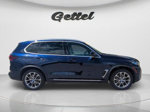 Tanzanite Blue II Metallic 2024 BMW X5 xDrive40i