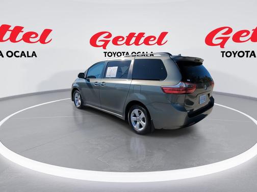 2020 Toyota Sienna LE