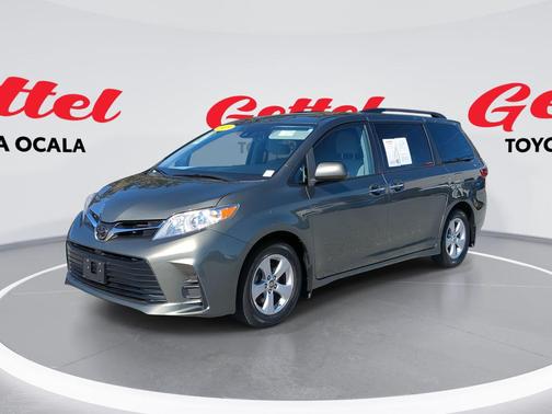 2020 Toyota Sienna LE