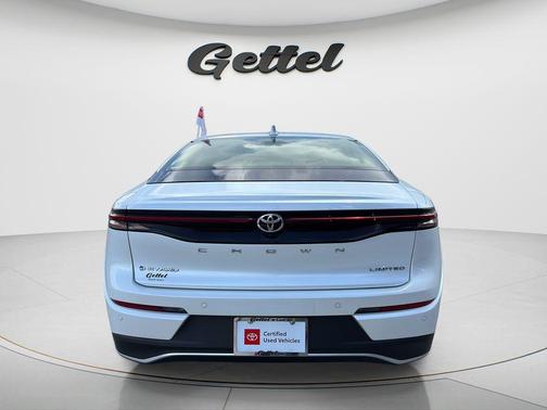 Oxygen White 2024 Toyota Crown Limited