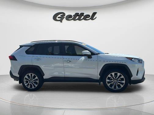 Blizzard Pearl 2020 Toyota RAV4 Limited