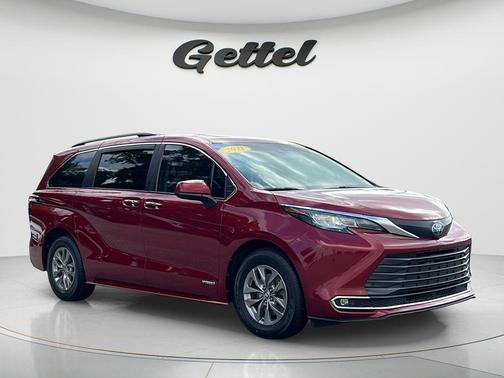 Ruby Flare Pearl 2021 Toyota Sienna XLE 8 Passenger