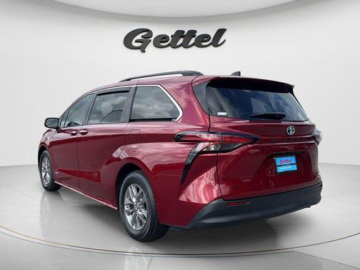 Ruby Flare Pearl 2021 Toyota Sienna XLE 8 Passenger