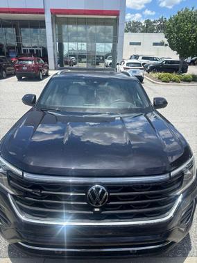 Kingfisher Blue Metallic 2024 Volkswagen Atlas Cross Sport 2.0T SEL Premium