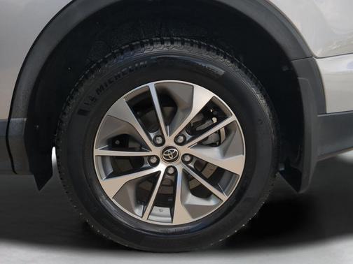 2018 Toyota RAV4 Hybrid XLE