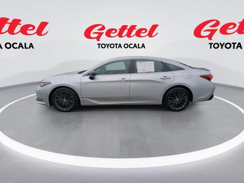2021 Toyota Avalon Hybrid XSE