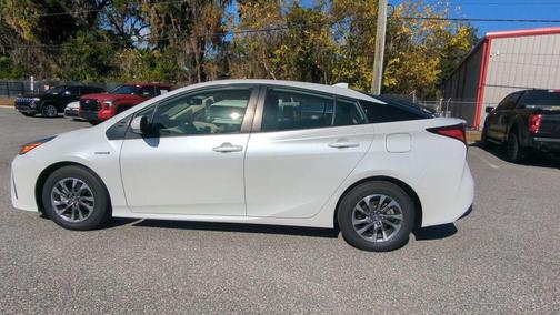 2022 Toyota Prius XLE