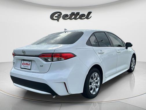 Super White 2020 Toyota Corolla LE
