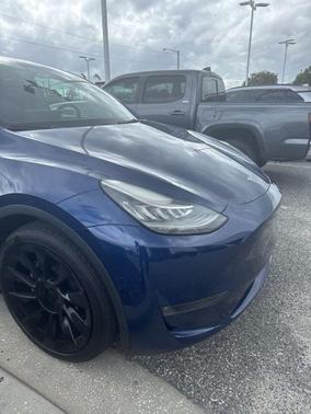 2022 Tesla Model Y Long Range Dual Motor All-Wheel Drive