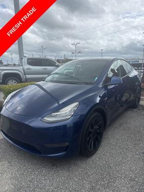 2022 Tesla Model Y Long Range Dual Motor All-Wheel Drive