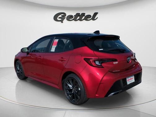 Finish Line Red/Midnight Black Metallic 2026 Toyota Corolla XSE