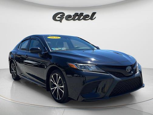 Midnight Black Metallic 2020 Toyota Camry SE
