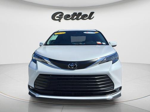 Wind Chill Pearl 2026 Toyota Sienna XLE