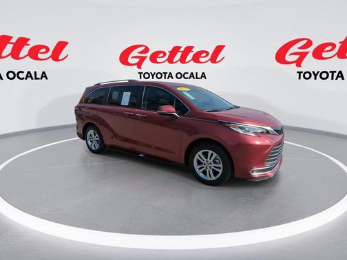 2023 Toyota Sienna Platinum 7 Passenger