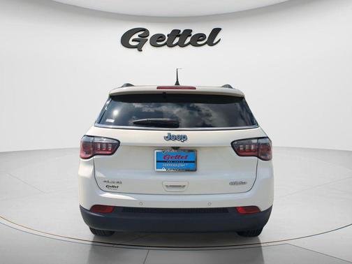 White Clearcoat 2018 Jeep Compass Latitude