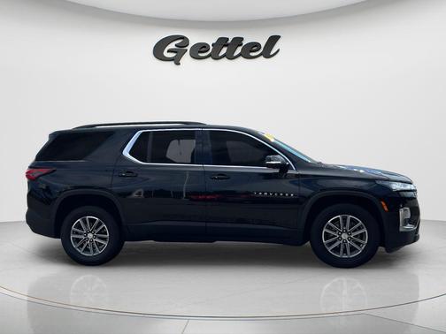Mosaic Black Metallic 2023 Chevrolet Traverse LT Cloth