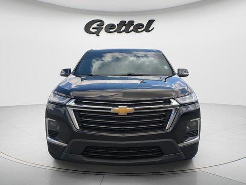 Mosaic Black Metallic 2023 Chevrolet Traverse LT Cloth