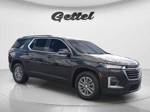Mosaic Black Metallic 2023 Chevrolet Traverse LT Cloth