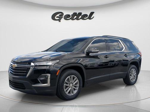 Mosaic Black Metallic 2023 Chevrolet Traverse LT Cloth