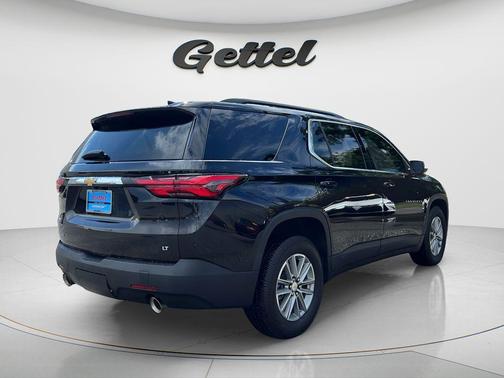 Mosaic Black Metallic 2023 Chevrolet Traverse LT Cloth