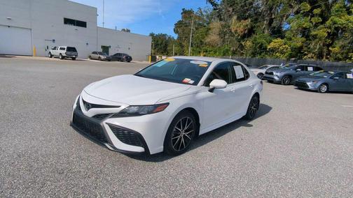 2022 Toyota Camry SE