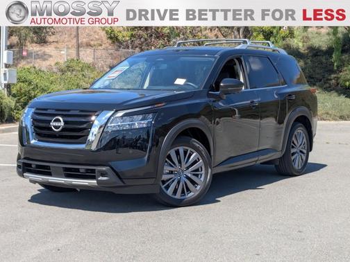 2023 Nissan Pathfinder SL