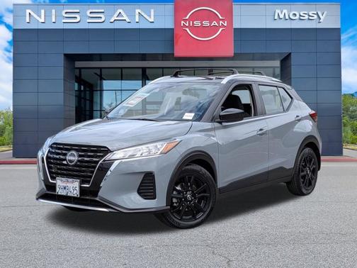 2023 Nissan Kicks SV