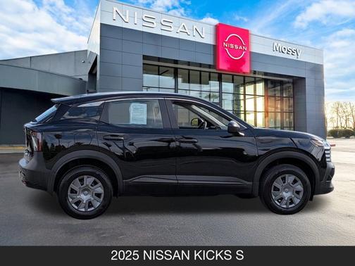 2025 Nissan Kicks S