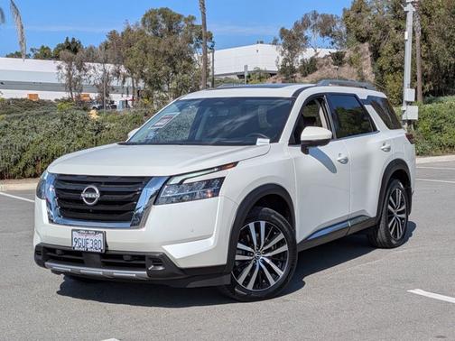 2023 Nissan Pathfinder Platinum